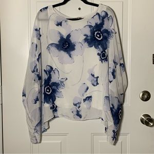 Soft Surroundings Women’s Oversized White And Blue Floral Top Silk Blend S/M